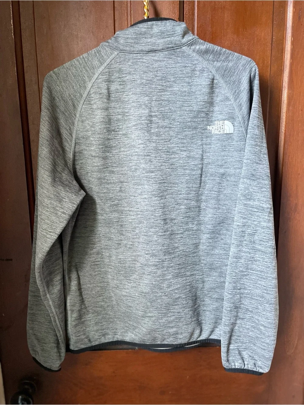The North Face men's medium gray long sleeve pullover